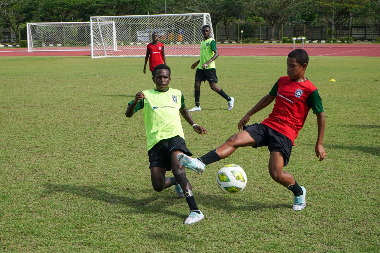 Latihan Persiapan Uji Coba Pertandingan Papua Football Academy