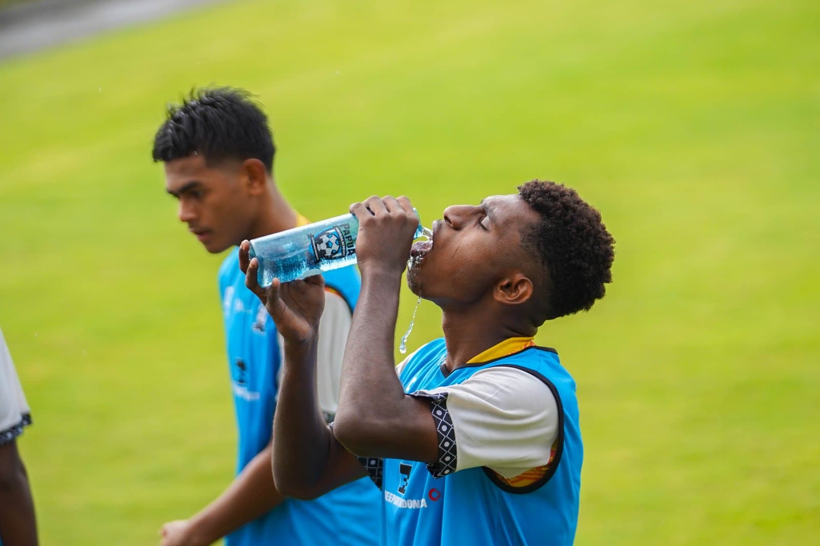 image-hidrasi-cerdas-kunci-performa-konsisten-atlet-sepak-bola-muda